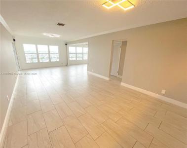 1101 Crystal Lake Dr 702, Deerfield Beach, Florida 33064, USA