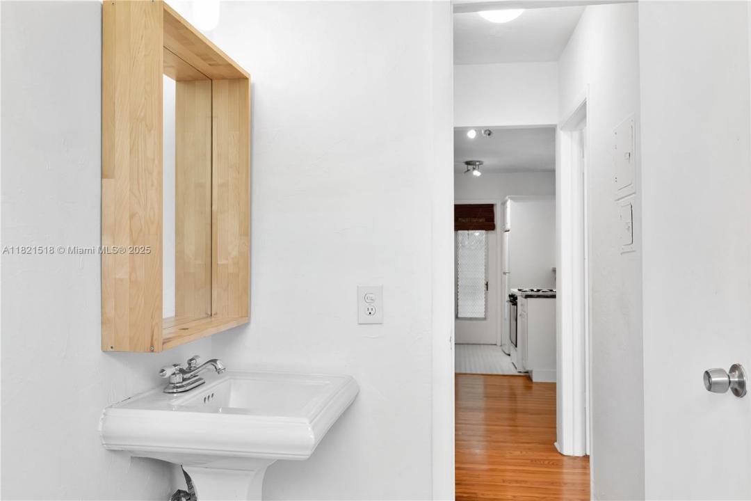 101 Collins Ave 16, Miami Beach, Florida 33139