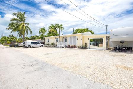 780 95th Street Ocean, Marathon, Florida 33050, USA