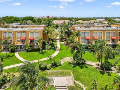 17901 NW 68th Ave Q102, Hialeah, Florida 33015, USA