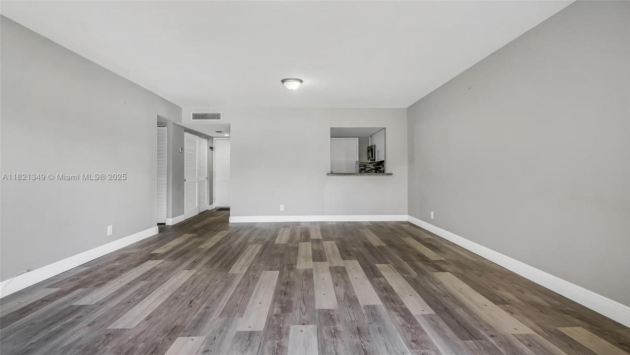 17901 NW 68th Ave Q102, Hialeah, Flórida 33015, Estados Unidos