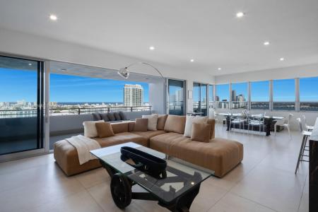 11 Island Ave PH2, Miami Beach, Florida 33139, USA