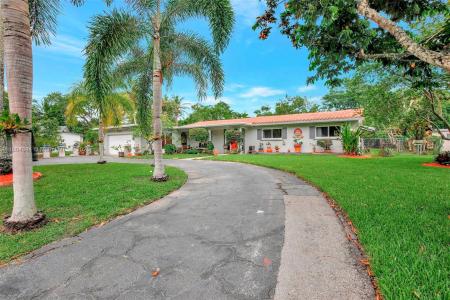 6285 Pine Ter, Plantation, Florida 33317, USA