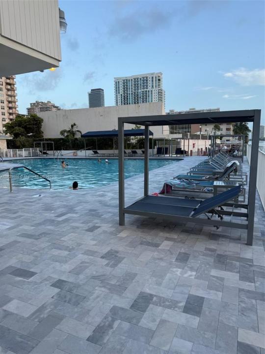 1833 S Ocean Dr 305, Hallandale Beach, Floride 33009, États-Unis