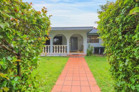 5959 SW 16th Ter, West Miami, Floryda 33155, USA