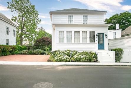 12 Poplar Street, Newport, RI 02840, USA