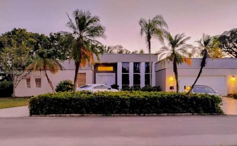 5706 White Hickory Cir, Tamarac, Florida 33319