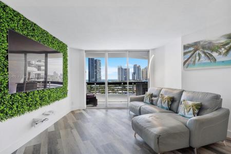 19195 NE 36th Ct 1407, Aventura, Florida 33180, USA