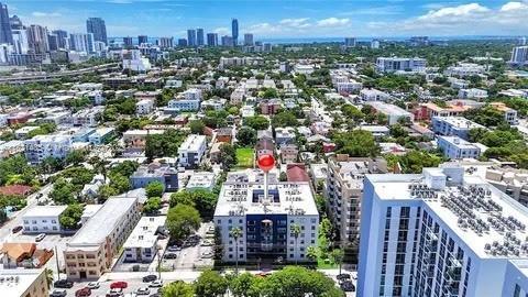 546 SW 1st St 501, Miami, Flórida 33130, Estados Unidos