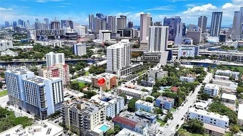 546 SW 1st St 501, Miami, Florida 33130, USA