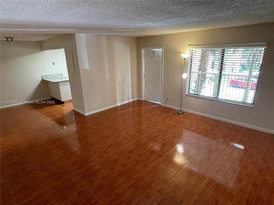 6900 SW 39th St 206J, Davie, Florida 33314, USA