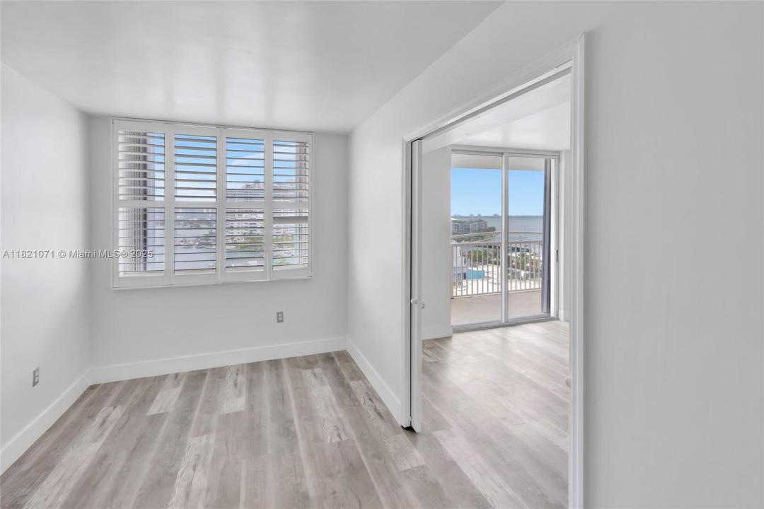 1621 Bay Rd 1002, Miami Beach, Florida 33139, Estados Unidos