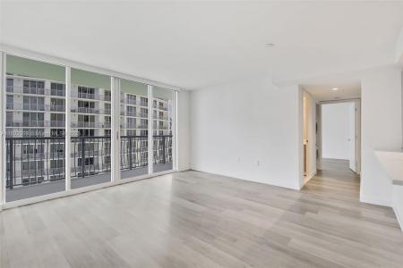 1756 N Bayshore Dr 17E, Miami, Florida 33132, USA