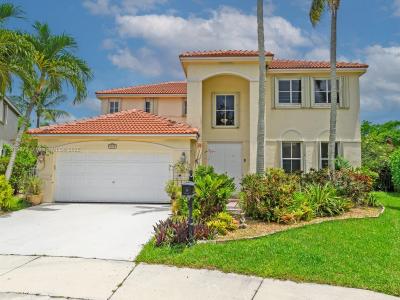 4209 Pinewood Ln, Weston, Florida 33331, USA