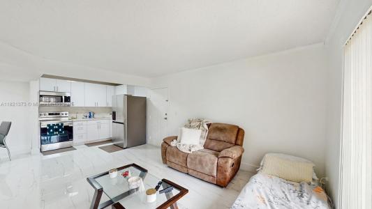 7180 NW 179th St 105, Hialeah, Florida 33015, USA