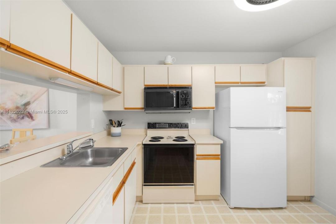 3001 Holiday Springs Blvd 201, Margate, Floryda 33063, USA
