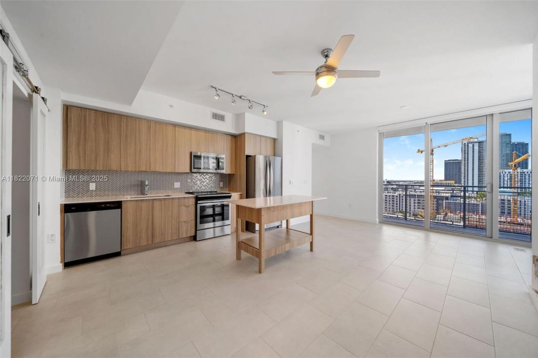 2150 N Bayshore Dr 0703, Miami, 佛罗里达州 33137, 美国