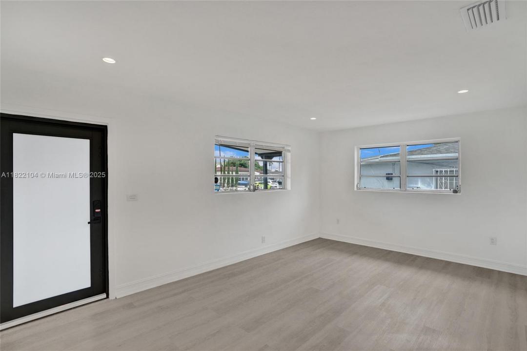 539 E 30th St, Hialeah, Florida 33013