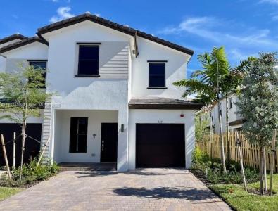 267 SW 159 Place 267, Pembroke Pines, Florida 33027, USA