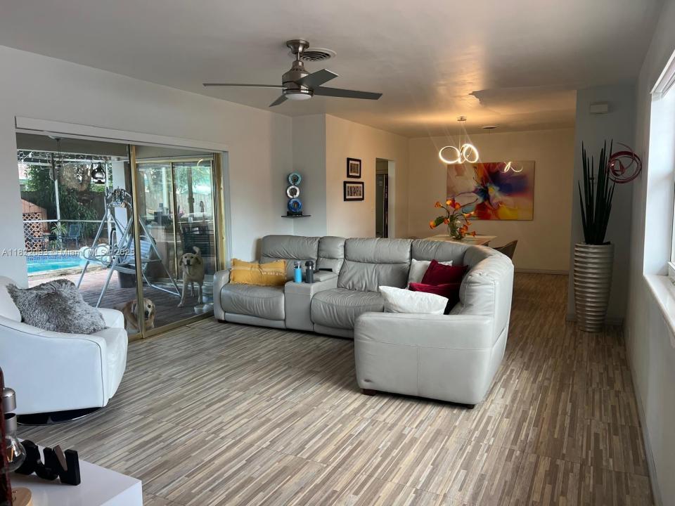 7110 SW 11th St, Pembroke Pines, 佛羅里達州 33023, 美國
