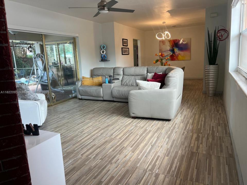 7110 SW 11th St, Pembroke Pines, 佛羅里達州 33023, 美國