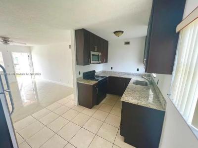 281 NE 40th St 2, Oakland Park, Florida 33334, USA