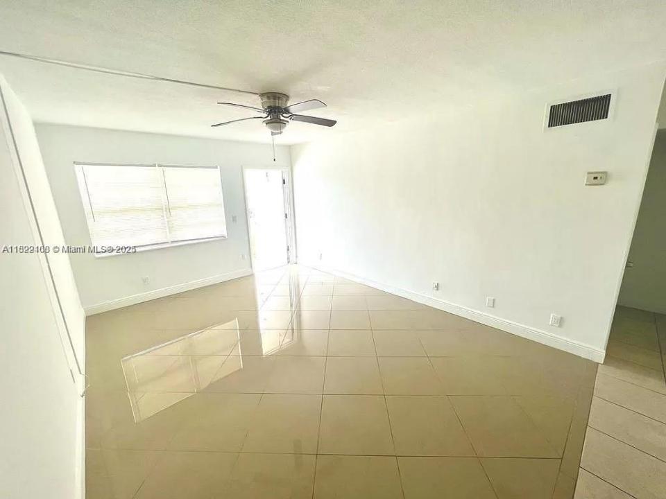 281 NE 40th St 2, Oakland Park, Флорида 33334, Соединенные Штаты