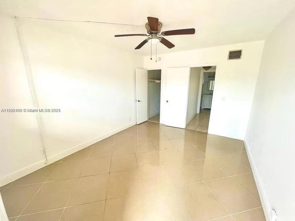 281 NE 40th St 2, Oakland Park, Флорида 33334, Соединенные Штаты
