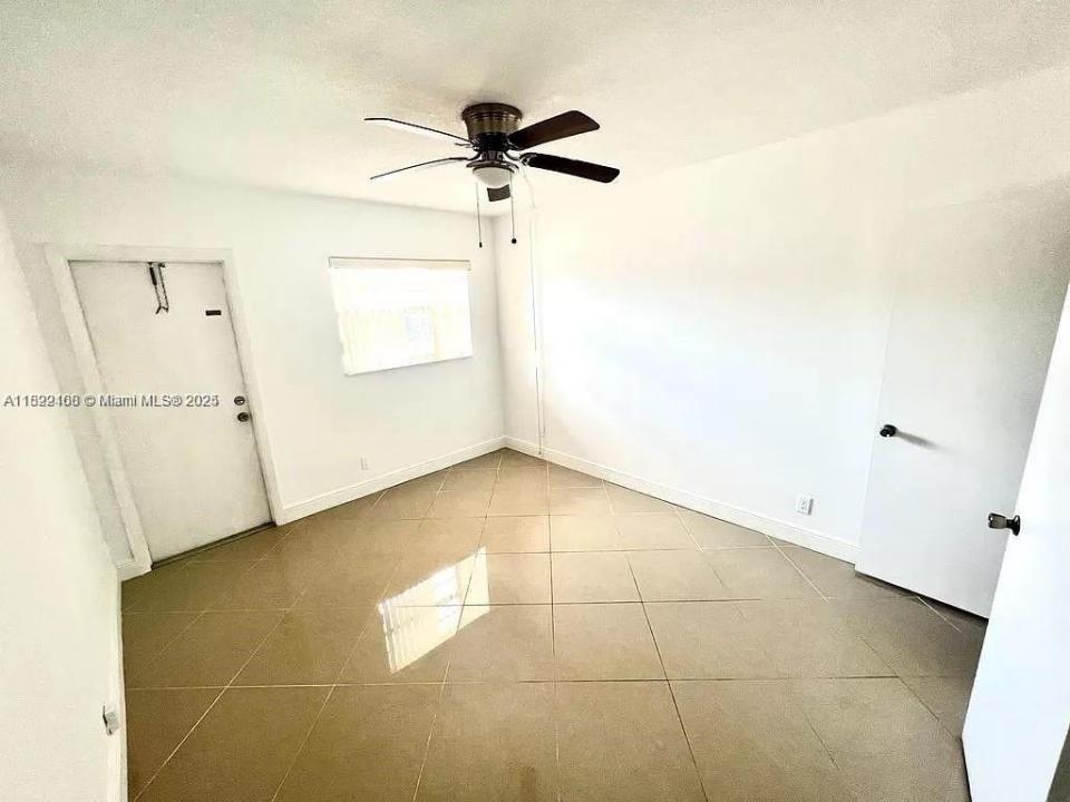 281 NE 40th St 2, Oakland Park, Флорида 33334, Соединенные Штаты