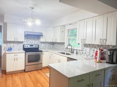 2020 Midlane, Oyster Bay, Nowy Jork 11791, USA