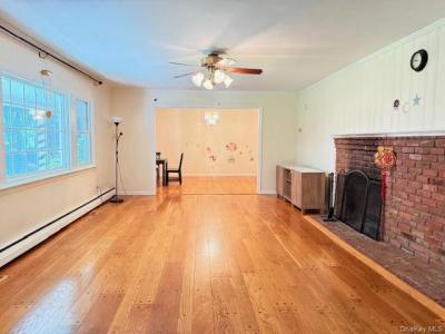 2020 Midlane, Oyster Bay, Nowy Jork 11791, USA
