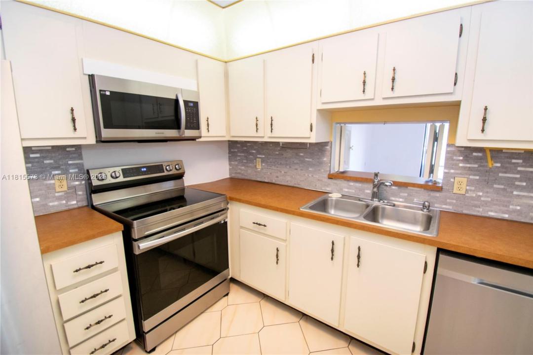 130 S Shore 2F, Miami Beach, Florida 33141