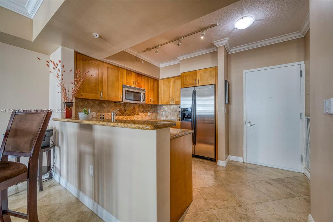 1755 E Hallandale Beach Blvd 608E, Hallandale Beach, Floride 33009, États-Unis