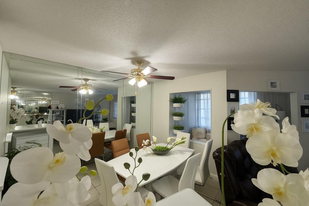12500 SW 5th Ct 112M, Pembroke Pines, Floryda 33027, USA