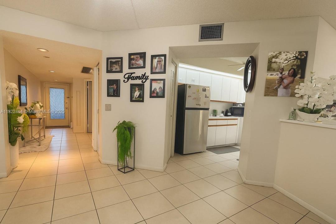 12500 SW 5th Ct 112M, Pembroke Pines, Floryda 33027, USA