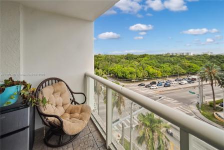 13499 Biscayne Blvd 703, North Miami, Florida 33181, USA