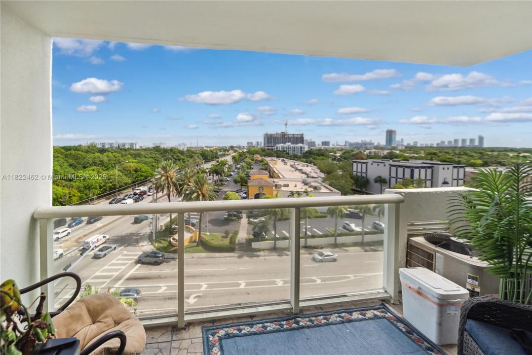 13499 Biscayne Blvd 703, North Miami, 佛羅里達州 33181, 美國