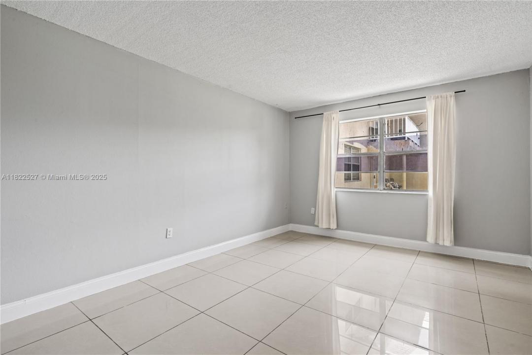 301 NW 177th St 104, Miami Gardens, 佛羅里達州 33169, 美國