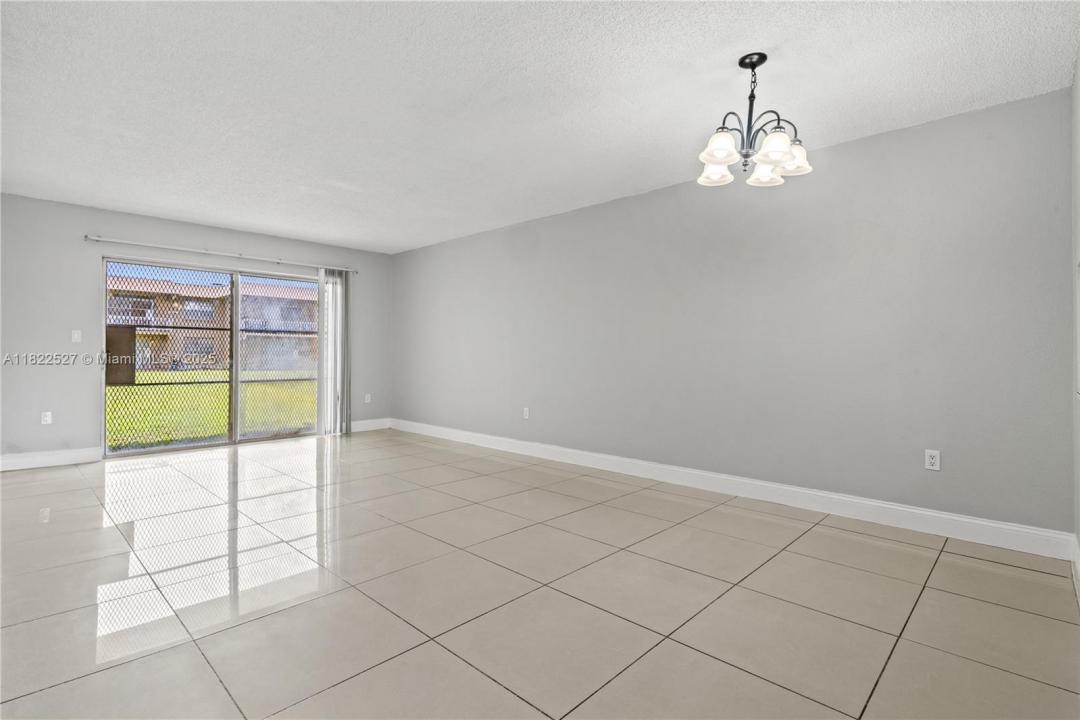 301 NW 177th St 104, Miami Gardens, 佛羅里達州 33169, 美國