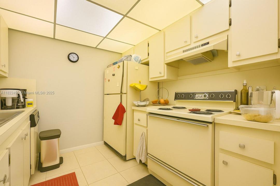801 SW 133rd Ter 308K, Pembroke Pines, Floryda 33027, USA