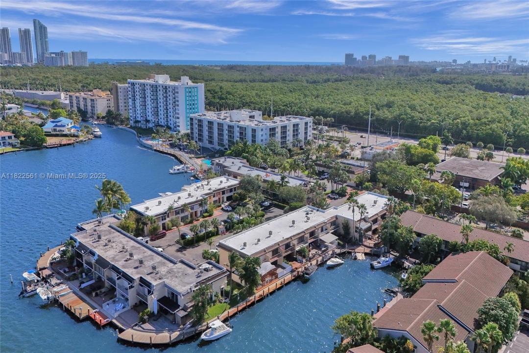 16478 NE 27th Pl 34, Eastern Shores, Florida 33160