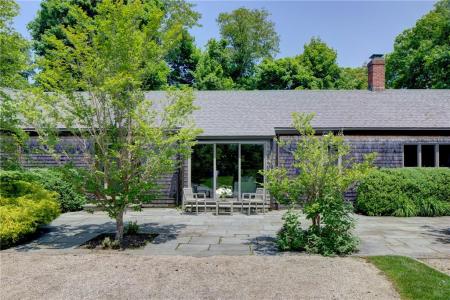 4 Alpond Drive, Newport, RI 02840, USA