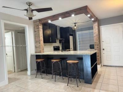 204 Lake Pointe Dr 108, Oakland Park, Florida 33309, USA