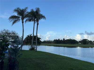566 VILLAGE LAKE DRIVE, Weston, Florida 33326, USA