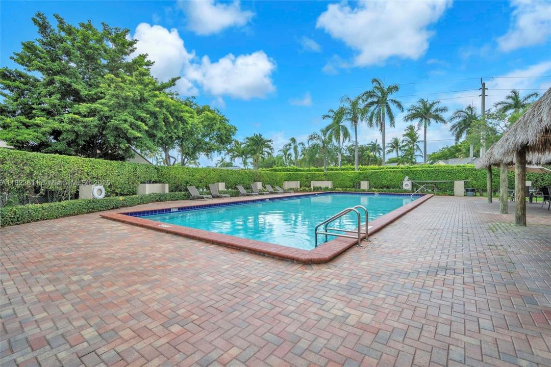 566 VILLAGE LAKE DRIVE, Weston, فلوريدا 33326, الولايات المتحدة