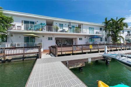 7950 Tatum Waterway Dr N12, Miami Beach, Florida 33141, USA