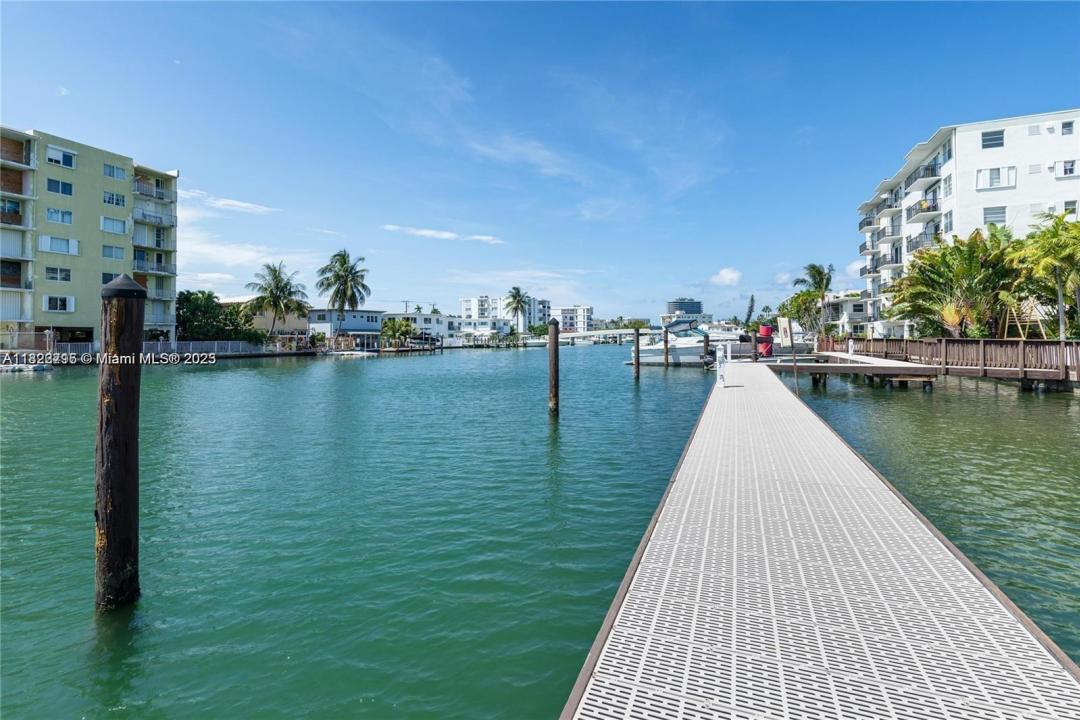 7950 Tatum Waterway Dr N12, Miami Beach, 佛罗里达州 33141, 美国