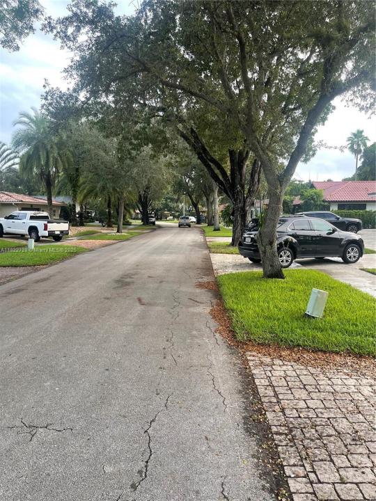 16120 E Troon Cir, Miami Lakes, Florida 33014