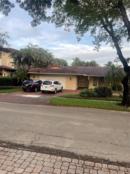16120 E Troon Cir, Miami Lakes, Florida 33014