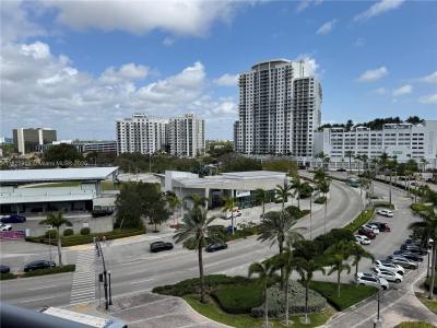 1720 Harrison St 14D, Hollywood, Florida 33020, USA